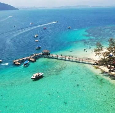 Beautiful waters in Tunku Abdul Rahman Marine Park, Sabah Borneo