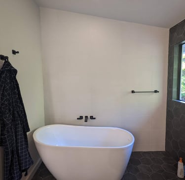 freestanding soaker tub