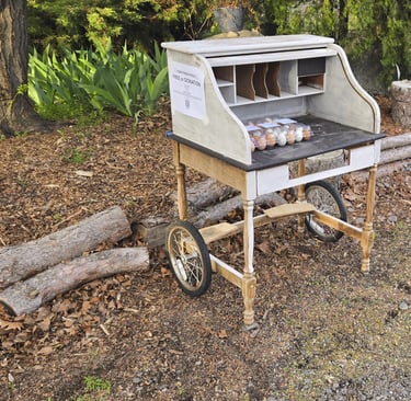 Curbside Egg Cart. Donations are Appeciated!