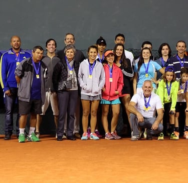 Tenistas premiação taça Maria regina Palhares
