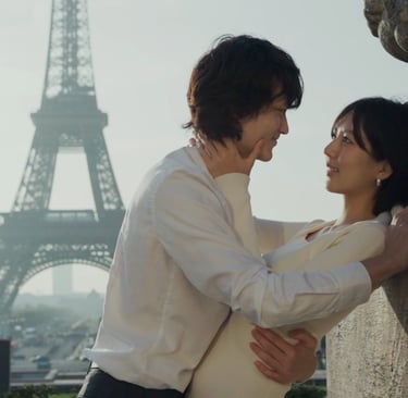 elopement in Paris in front of the Eiffel Tower