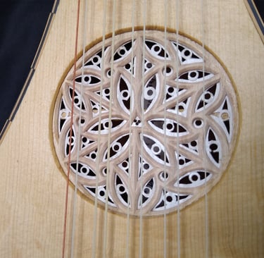 Gittern rose in maple and parchment