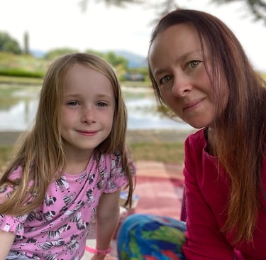 Photo of the artist, Lorraine Seren with her daughter