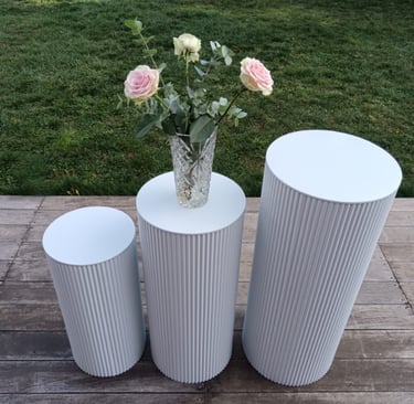 colonnes striées en métal