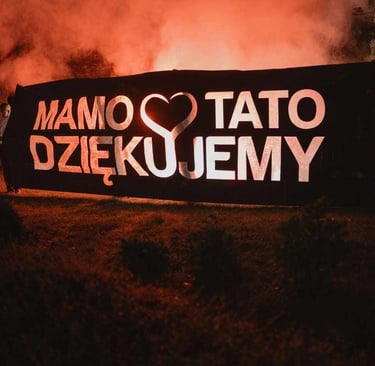 płonący napis pirotechniczny mamo tato prezent dla rodziców