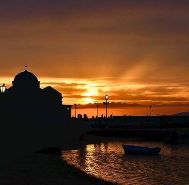 Coucher de soleil sur le vieux port de Mykonos