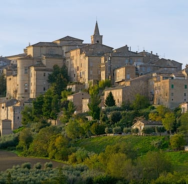 Treia borgo storico tra colline Marche