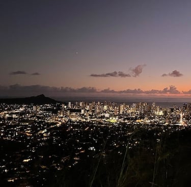Honolulu Tantalus Lookout bei Nacht
