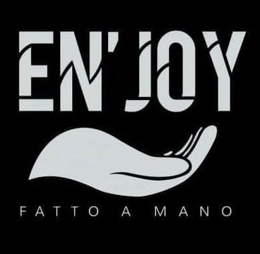 Logo EN'JOY with an open hand and writing FATTOAMANO