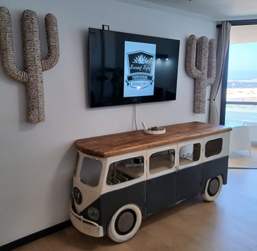 Foto de el salón comedor con vstas al mar de un apartmento en alquiler temporal en El Cotillo,
