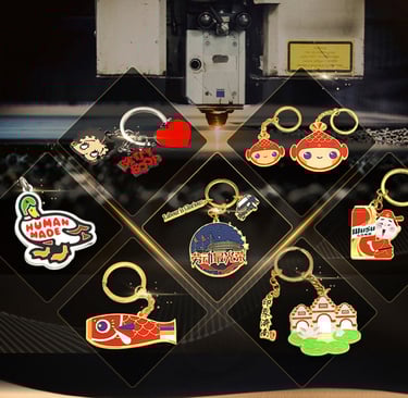 a bunch of keychains with various key chains