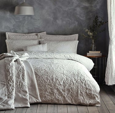 مفروشات للسرير و اغطية و بطانية ملايات و منتجات باقمشة و تصميمات متميزة خامات معالجة