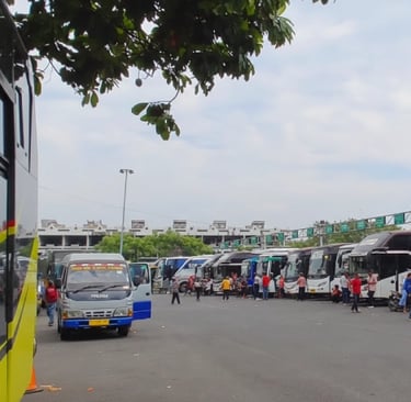 suasana terminal bus transportasi ke pangalengan dari jakarta