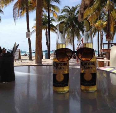 isla mujeres beach bar with drinks