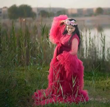 Maternity Photography  in lakeside location