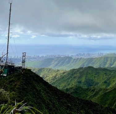 Wiliwilinui Ridge Trail O'ahu Hawai'i