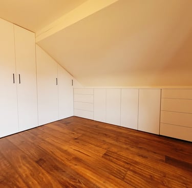 dressing en soupente. Chapeiry