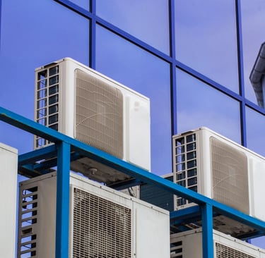 a bunch of air conditioners are shown in this picture