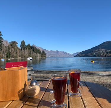 Luxury holiday, view of Lake Whakatipu.