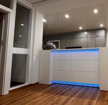 Neugestaltung einer Arztpraxis mit Spanndecken