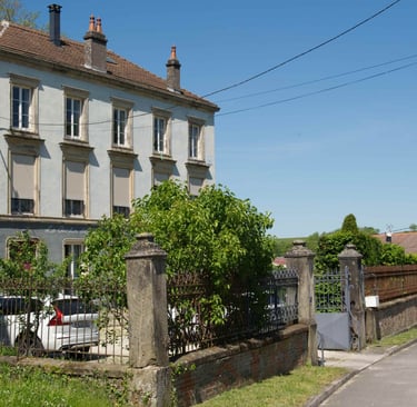 Maison de maître in Gemmelaincourt - the manor house Le Jardin des Lys in 2024.
