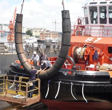 Tugboat cylindrical fender