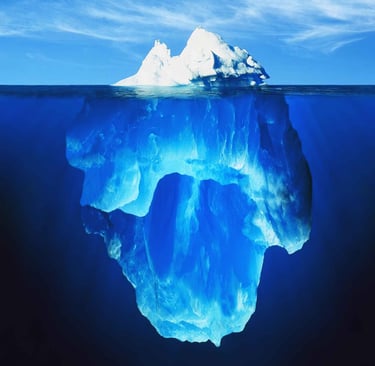 gran iceberg bajo el océano
