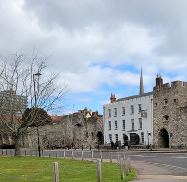 THE PIG IN THE WALL - WEST QUAY - SOUTHAMPTON