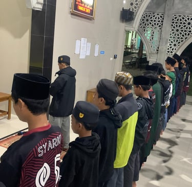 santri darussajidin melaksanakan qiyamul lail berjamaah