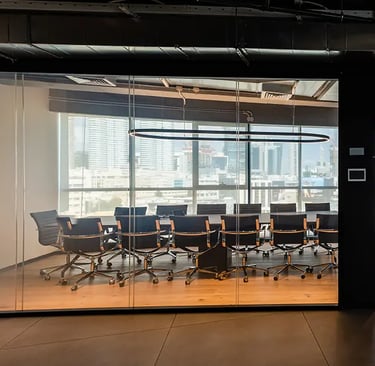Oficina acristalada con cristal inteligente PDLC