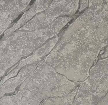 plancha, superficie o cubierta de cuarzo gris con vetas gris oscuro 