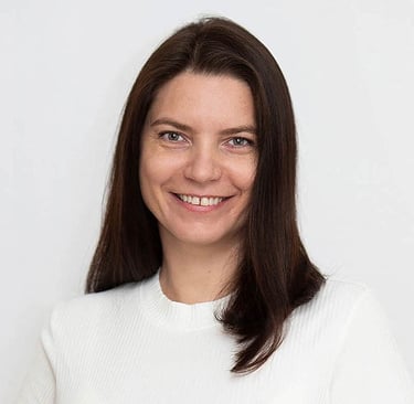 Портрет фотографа Натальи Стельмах для раздела контактов на Фукуоке