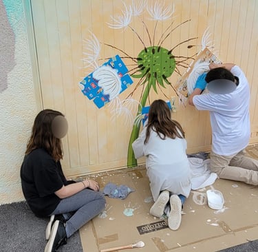 Des collégiens participent à la réalisation d'une fresque extérieure à Orgelet, Jura