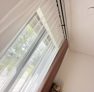 sieniniai modernūs karnizai