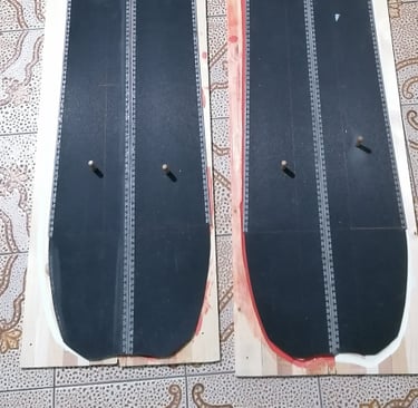 soletta splitboard artigianale con spine di riferimento pronta per lo stampo