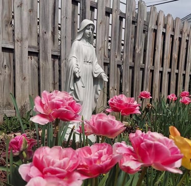 prayer garden Mary image