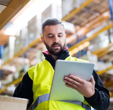 man using project management software