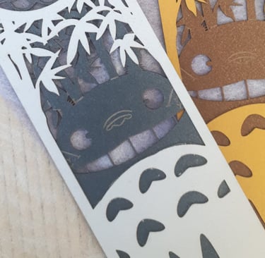 marque-page bicolor en papier découpé