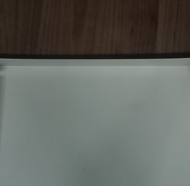 En esta caso la base perdió una pieza en la cual se sostenía