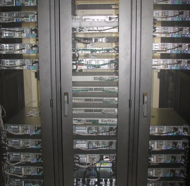 Easy-Forex Dublin DataCenter - Front View, closed doors