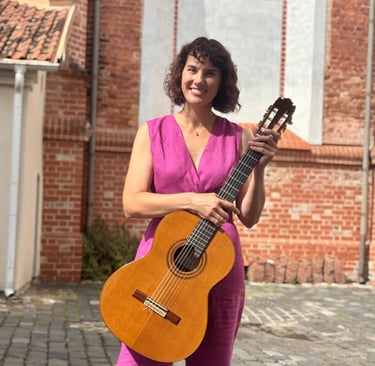 Vaidotė Benaitienė - gitara