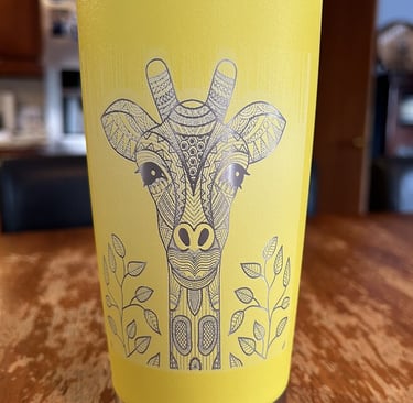 laser engraved drink tumbler with giraffe