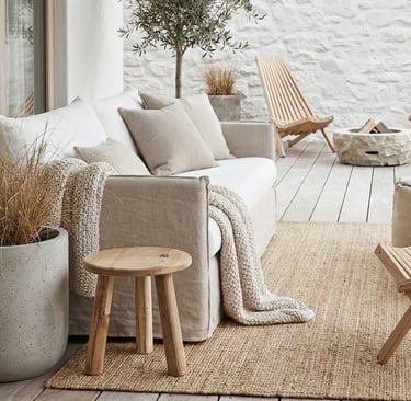 houten krukje in buiten woonkamer