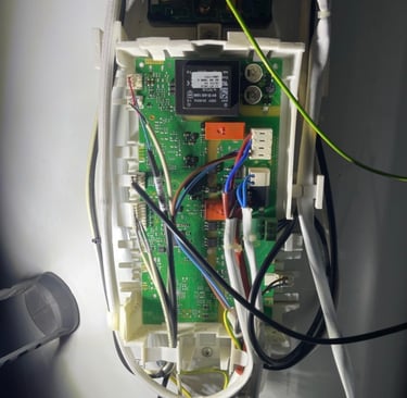 Remplacement carte électronique CET : dépannage expert de votre chauffe-eau par PAC OURAGAN.