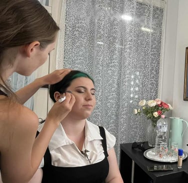 Menyasszonyi smink készülőben