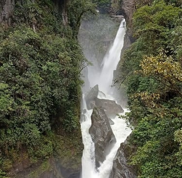 Pailon del Diablo - Banos de Agua Santa