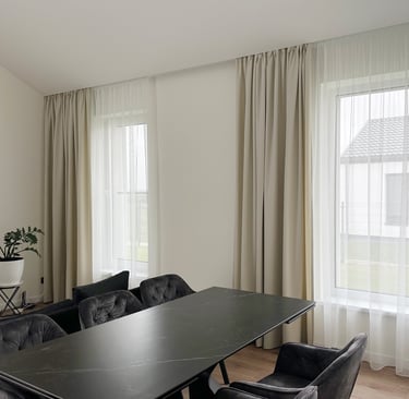 Šviesios nakinės užuolaidos