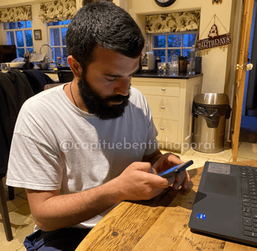 Bentinho trabalhando em Gullane, Escócia enquanto fazíamos Pet Sitting (@capituebentinhoporai)