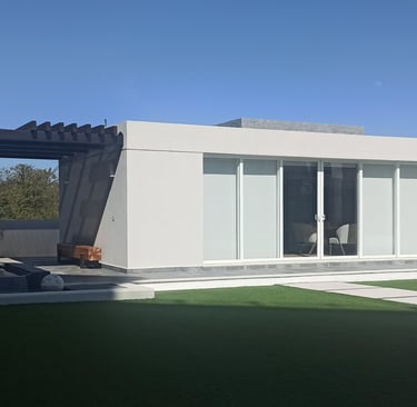 salones y área de alberca en departamentos Rumah Cumbres del Lago