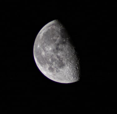 One of the first shots I got of the moon with my Canon 250D paired with a Tamron 70-300mm